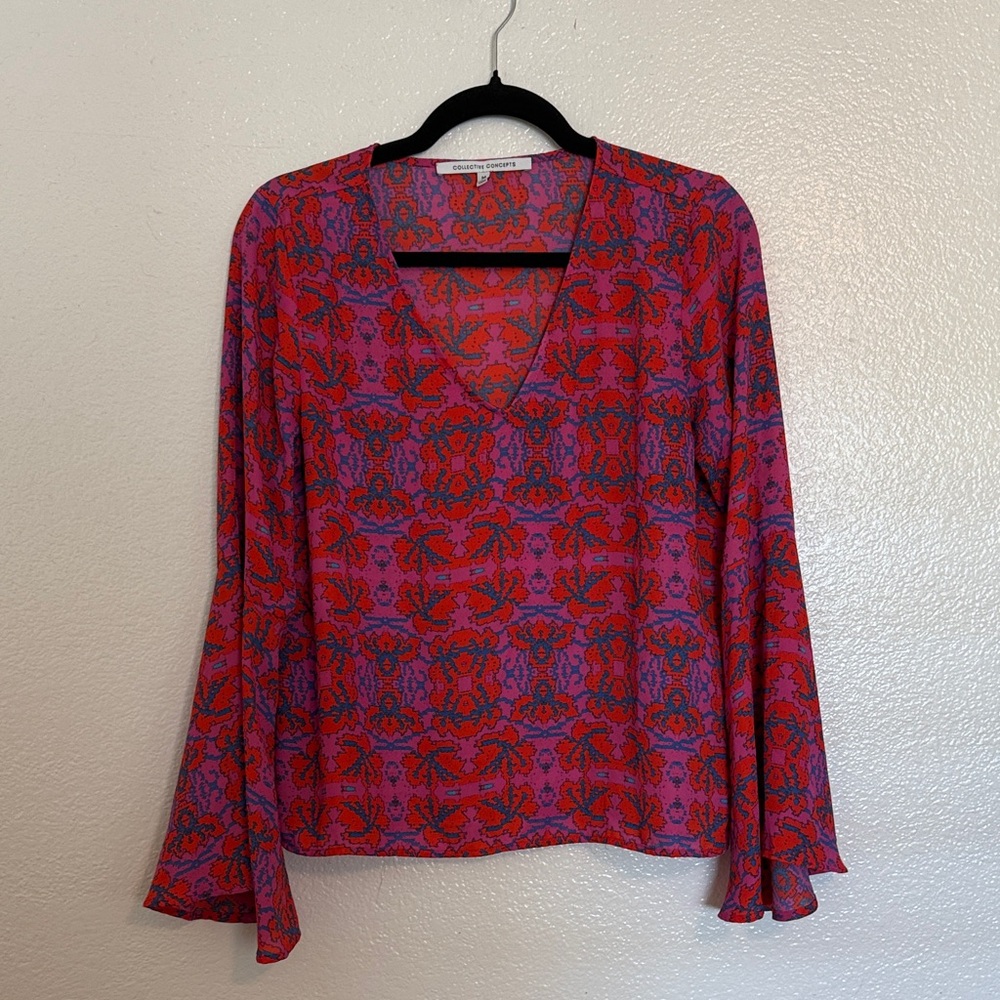 Collective Concepts Bell Sleeve Blouse Size Medium